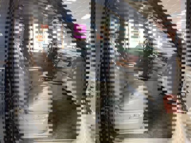 Used 2013 Chevrolet Tahoe LT w/ Luxury Package image 16