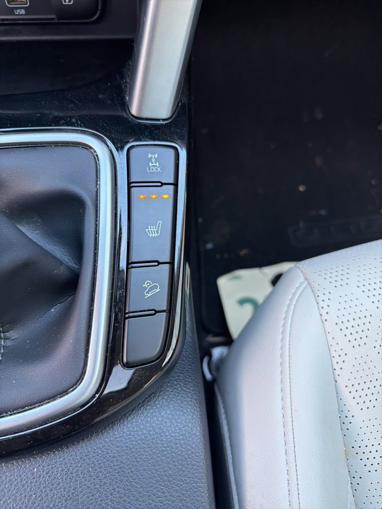 Used 2023 Kia Seltos SX w/ SX Sunroof Package image 23