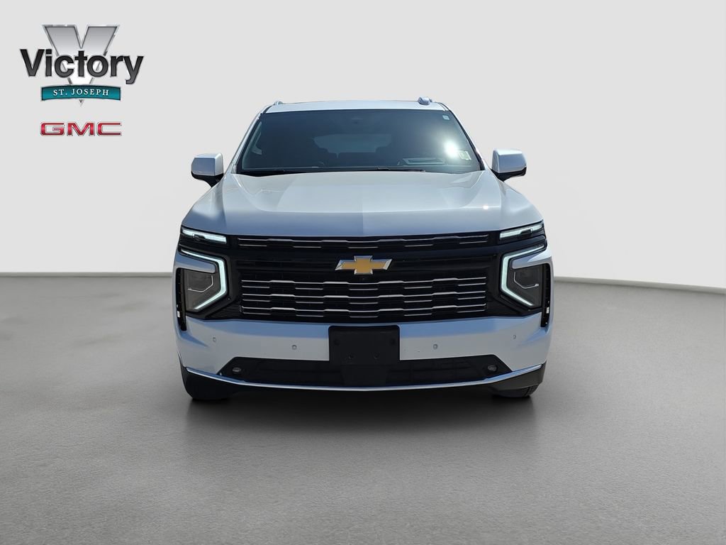 Used 2025 Chevrolet Tahoe High Country AWD/4WD image 2