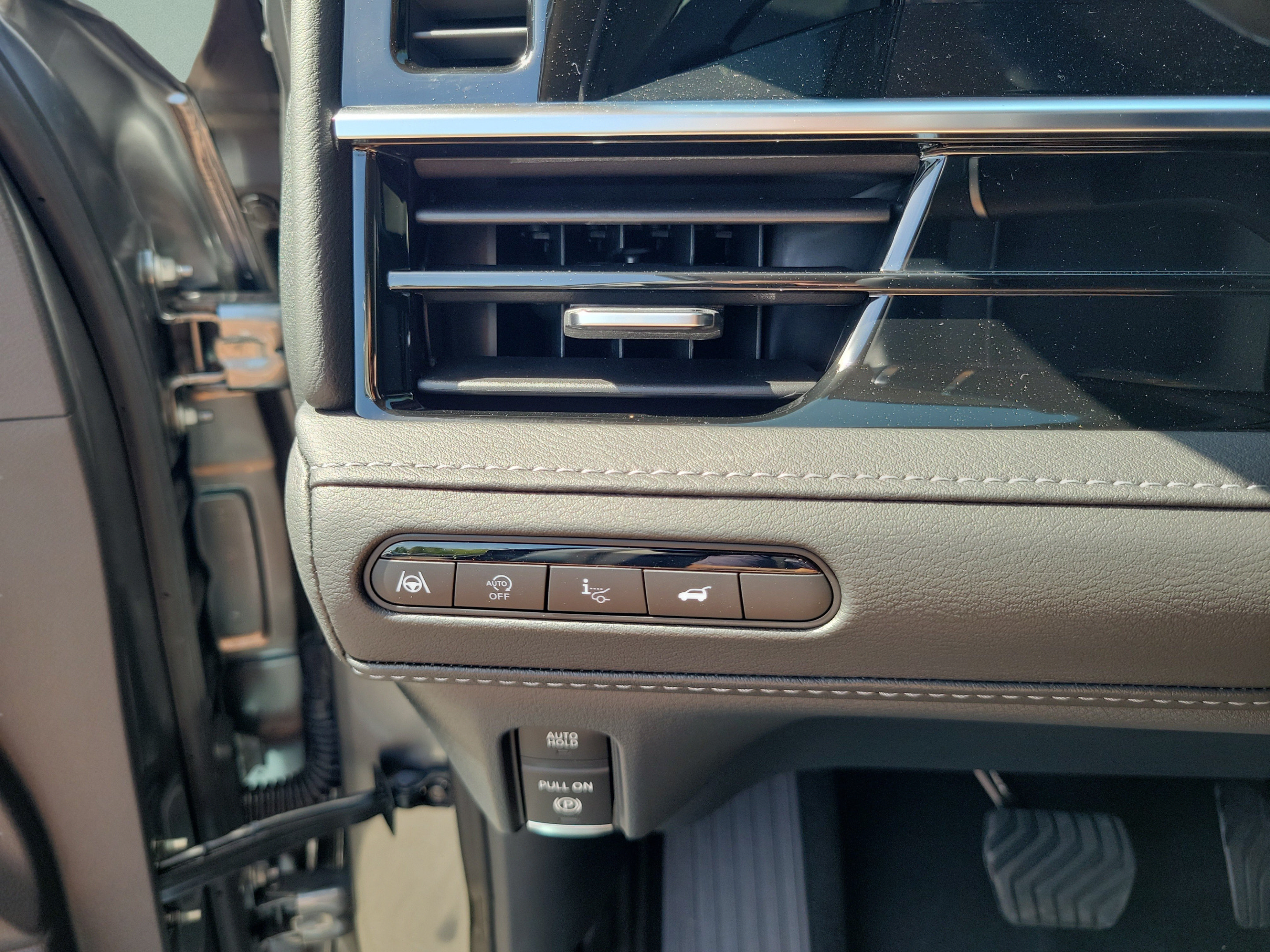 New 2027 INFINITI QX80 Luxe w/ Cargo Package RWD image 13