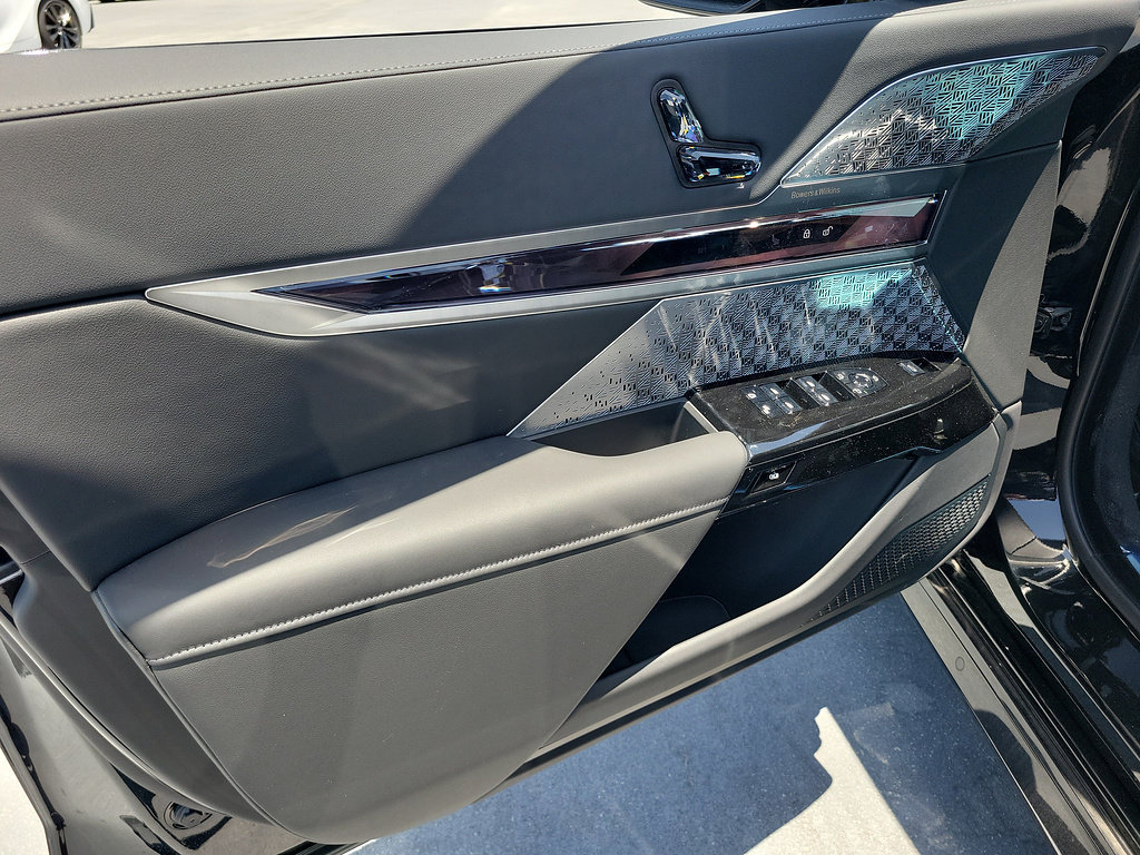 New 2026 BMW i7 M70 w/ Executive Package AWD/4WD image 16