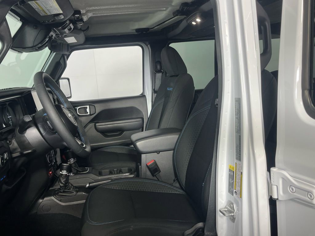 Used 2025 Jeep Wrangler Unlimited Rubicon 4xe w/ Convenience Group image 21