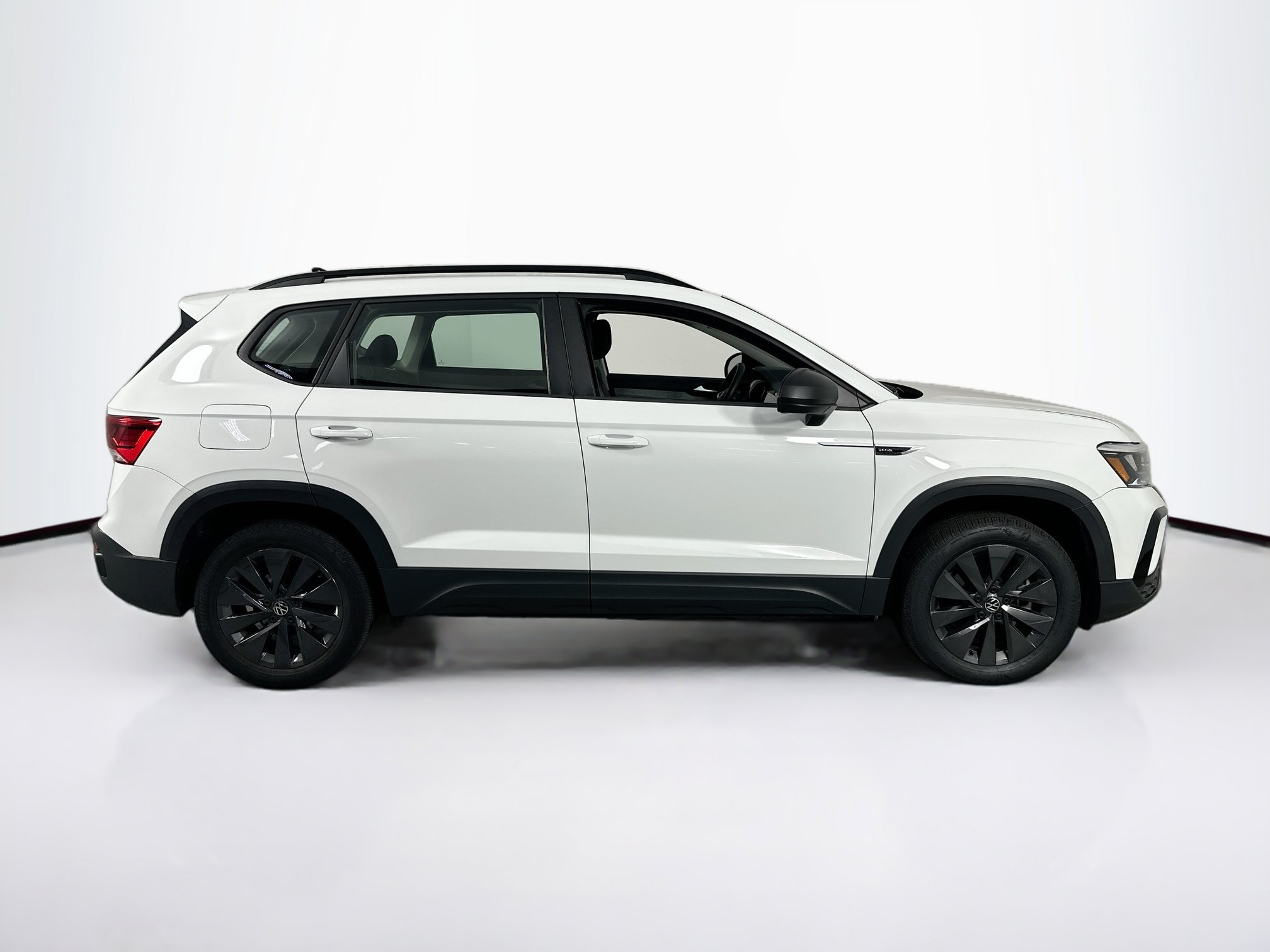 Used 2023 Volkswagen Taos S FWD image 4