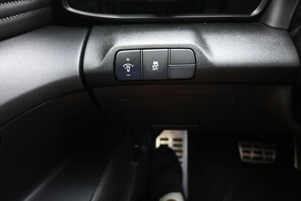 Used 2025 Hyundai Elantra Sport FWD image 22