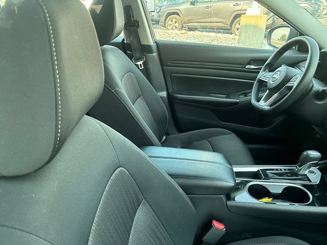 Used 2024 Nissan Altima 2.5 SV FWD image 23