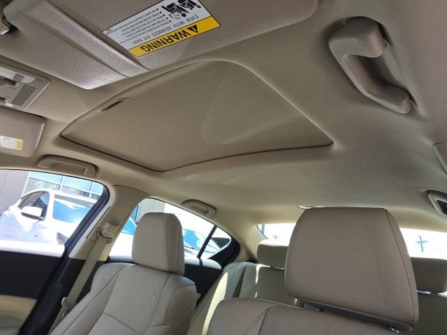 Used 2015 Acura ILX w/ Technology Package FWD image 18