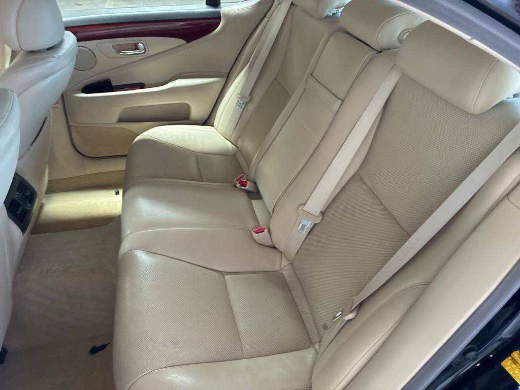 Used 2012 Lexus LS 460 w/ Comfort Pkg RWD image 15