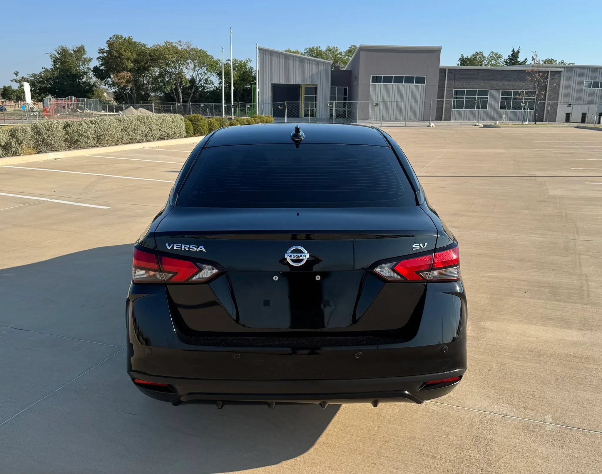 Used 2022 Nissan Versa SV FWD image 8