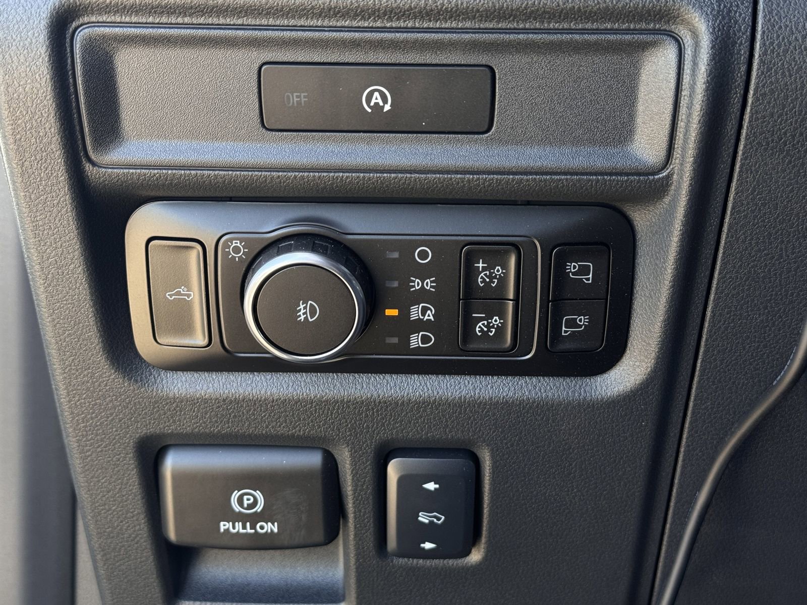 Used 2025 Ford F150 Lariat w/ Equipment Group 501A Mid image 24