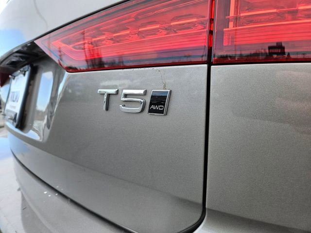 Used 2021 Volvo V60 T5 Cross Country w/ Advanced Package image 9