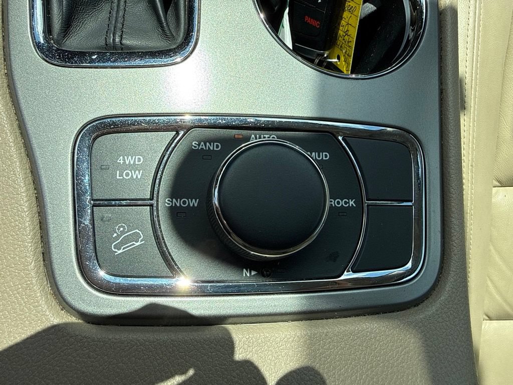 Used 2020 Jeep Grand Cherokee Limited AWD/4WD image 31