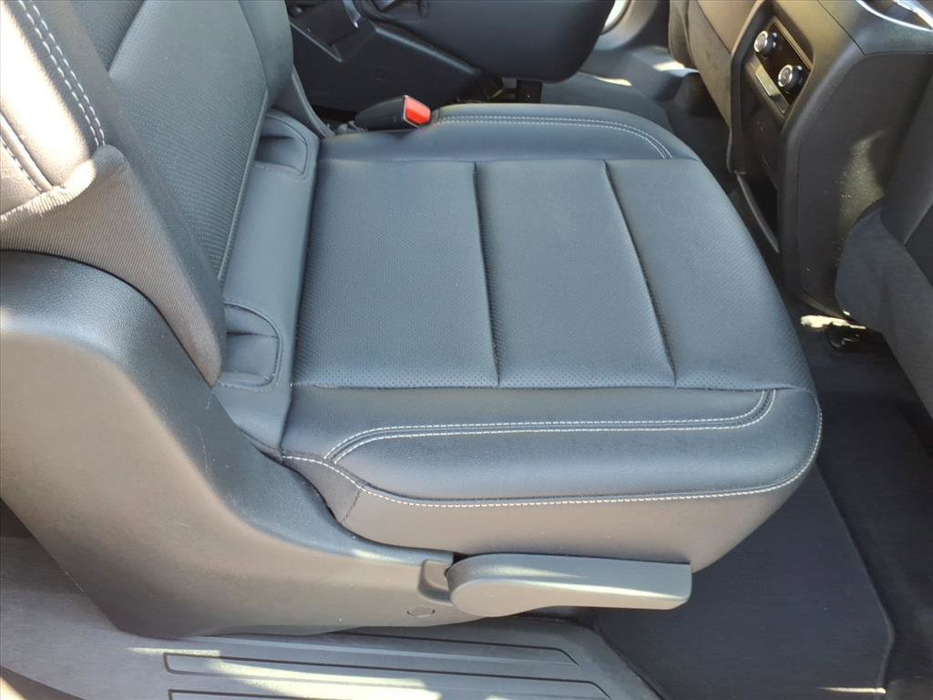 Used 2025 Chevrolet Traverse LT FWD image 18
