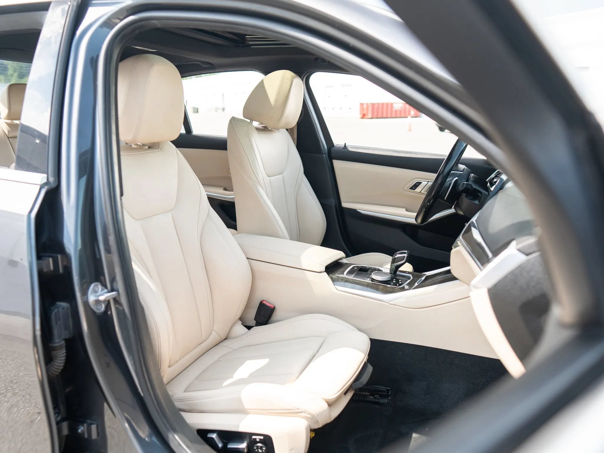 Used 2020 BMW 330i Sedan w/ Convenience Package RWD image 19