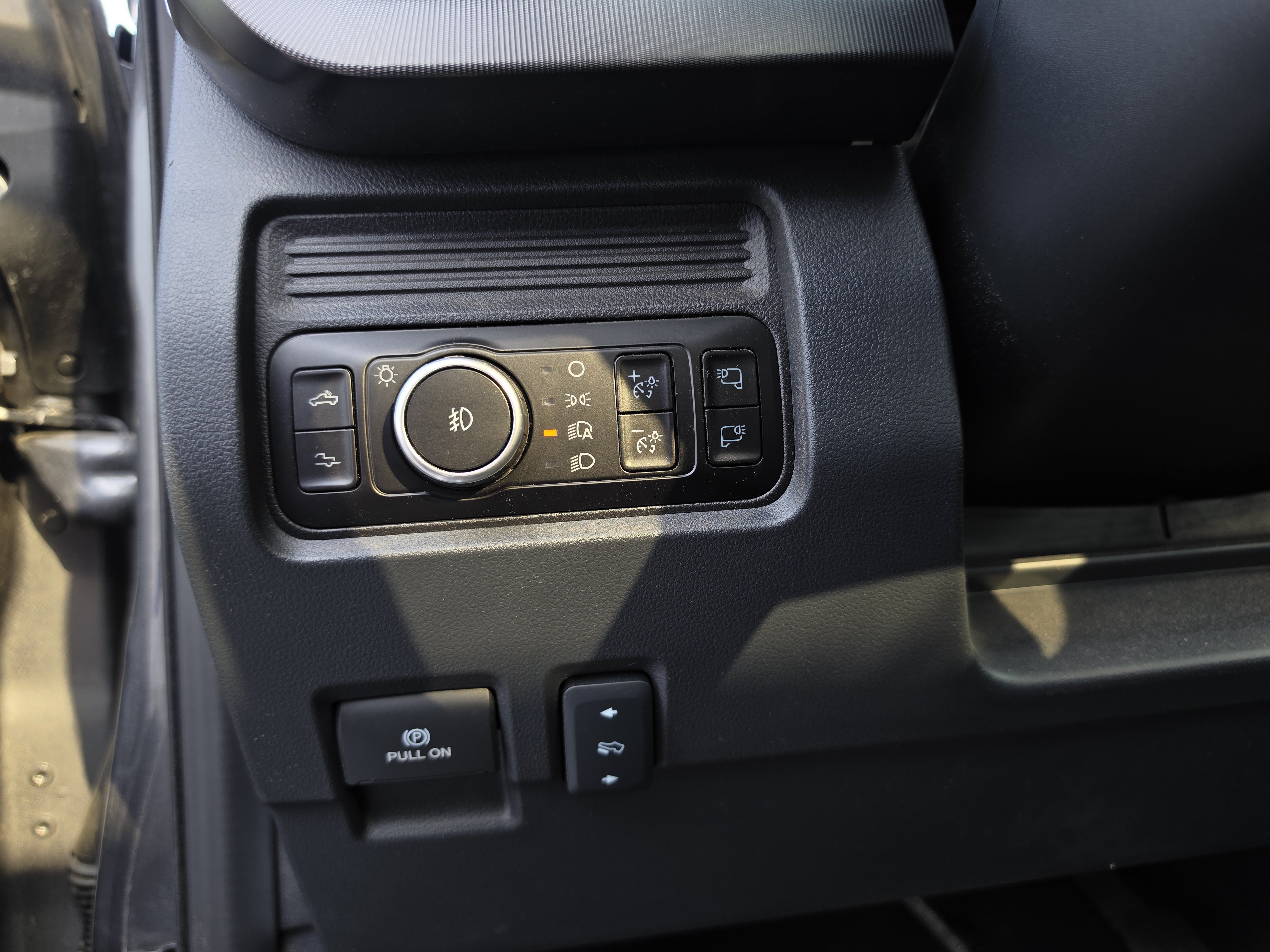 Used 2026 Ford F350 Platinum AWD/4WD image 21