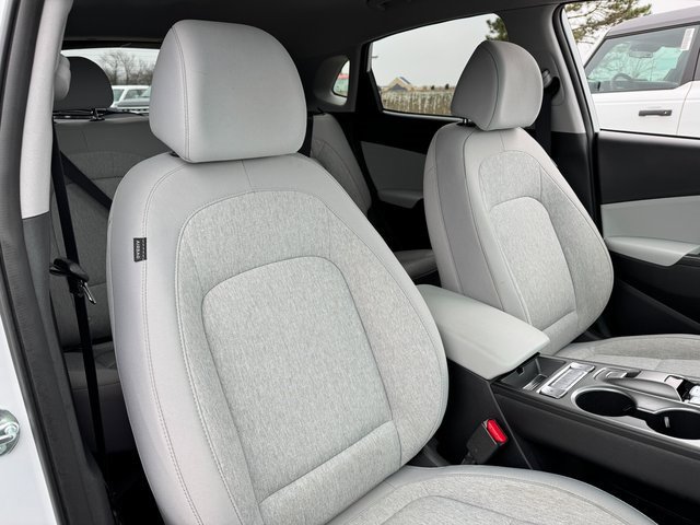 Used 2023 Hyundai Kona SE w/ Cargo Package image 18