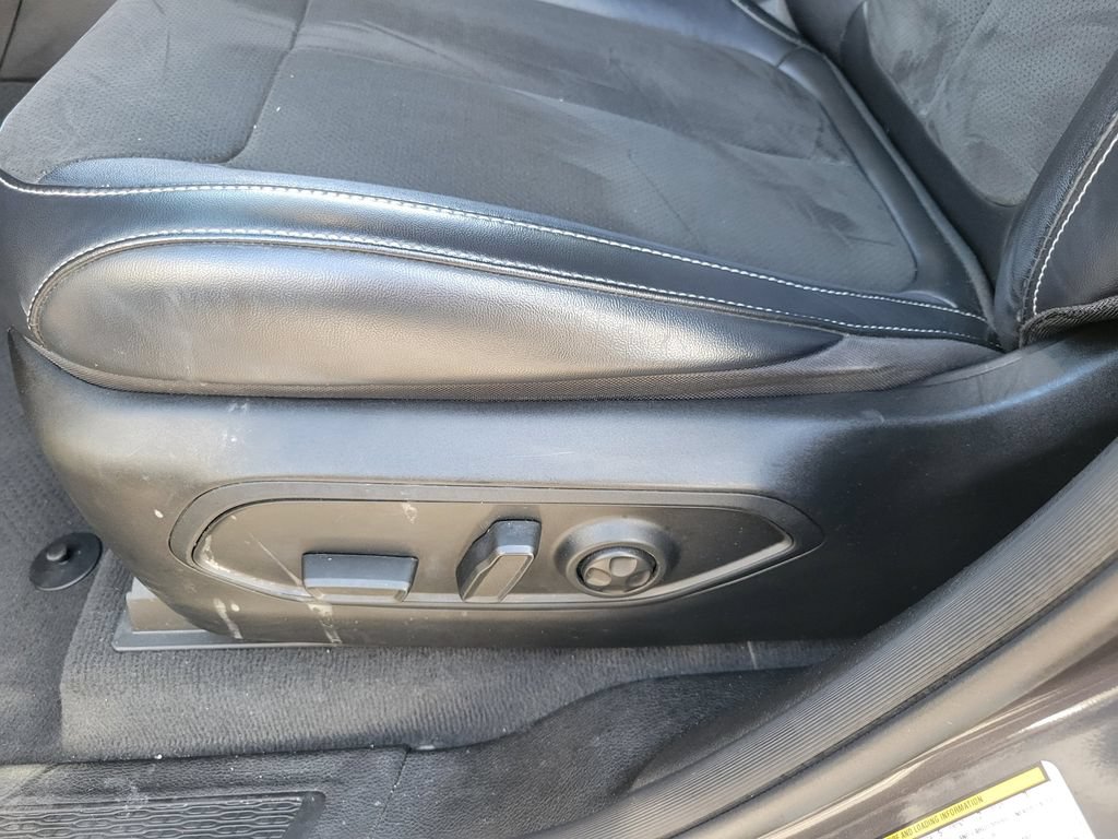 Used 2022 Jeep Grand Cherokee Altitude RWD image 16