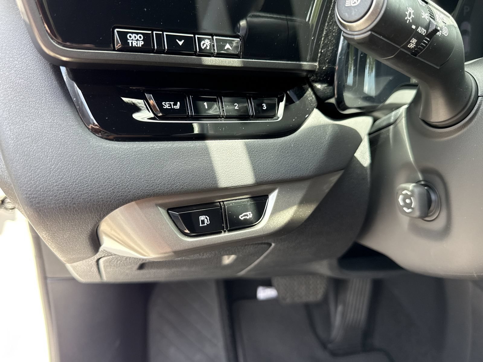 Used 2023 Lexus RX 350 FWD w/ Accessory Package (Z1) image 18