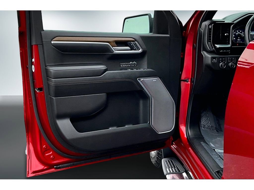 Used 2025 Chevrolet Silverado 1500 High Country w/ Technology Package image 21