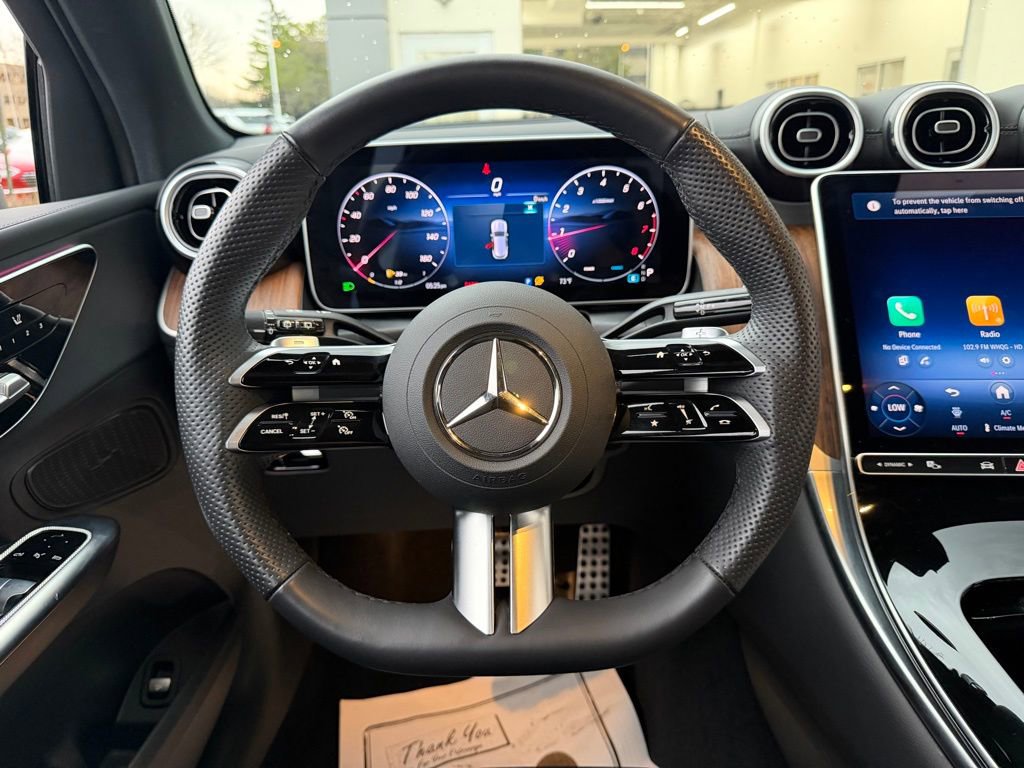 Used 2025 Mercedes-Benz GLC 300 4MATIC image 17