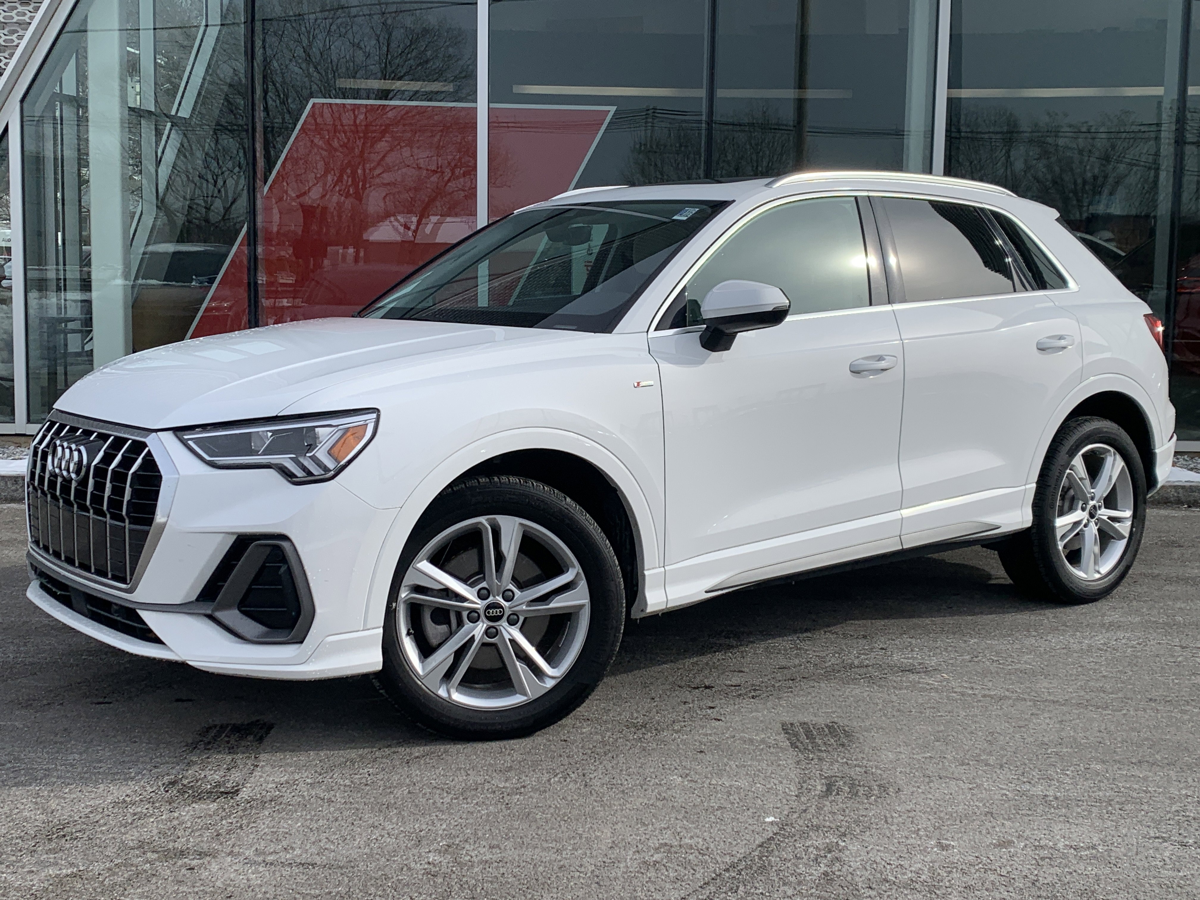 Certified 2023 Audi Q3 2.0T Premium w/ Convenience Package image 1