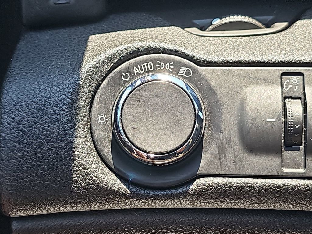 Used 2015 Chevrolet Malibu LT w/ Power Convenience Package FWD image 29