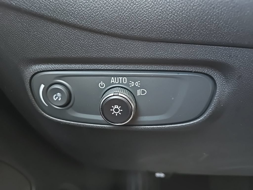 Used 2023 Chevrolet Equinox LS FWD image 42