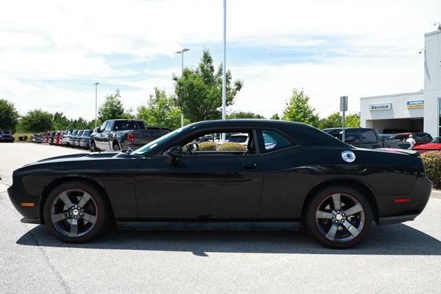 Used 2014 Dodge Challenger SXT RWD image 9