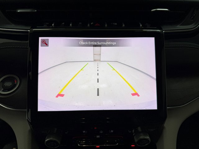 Used 2023 Jeep Grand Cherokee Overland image 15