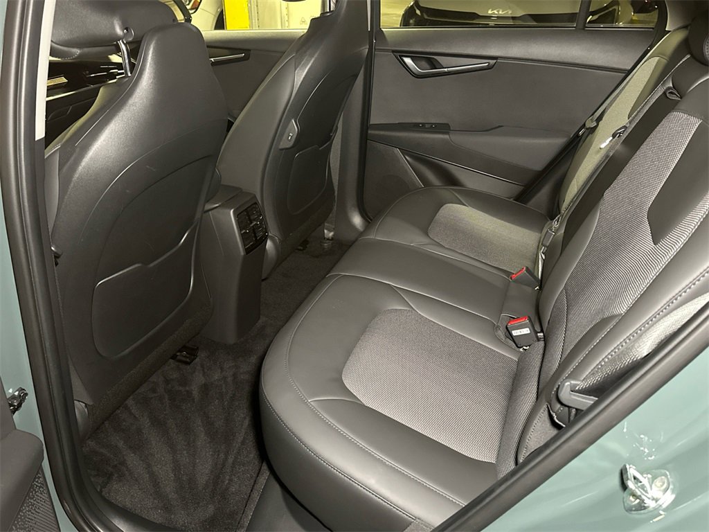 Certified 2023 Kia Niro Wind w/ Wind Preserve Package image 18