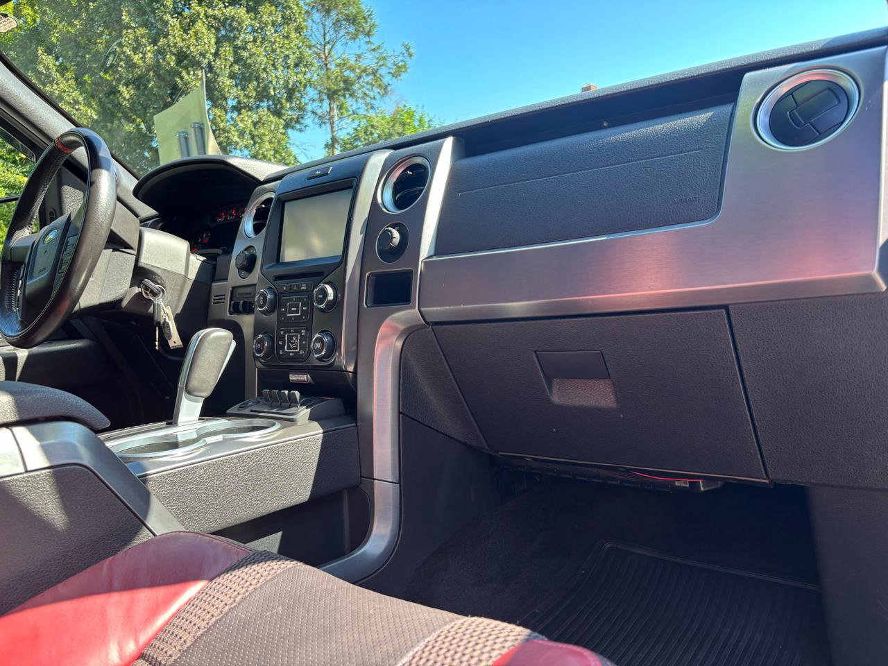 Used 2014 Ford F150 Raptor w/ Equipment Group 801A Luxury AWD/4WD image 23