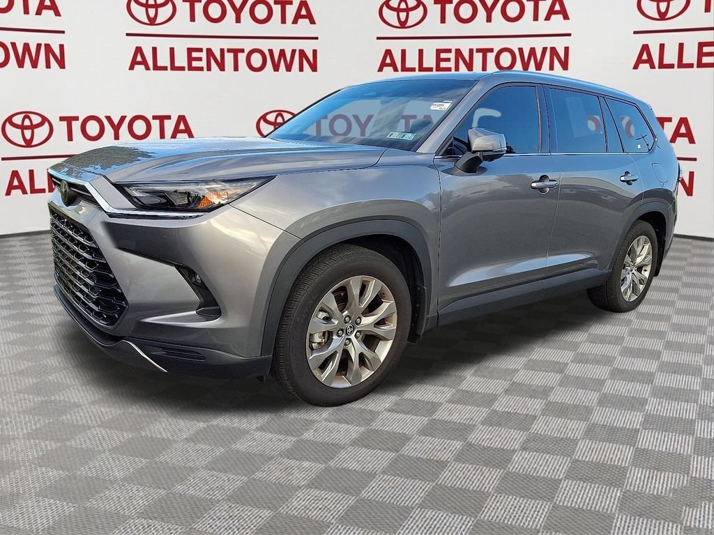 Used 2025 Toyota Grand Highlander AWD image 2