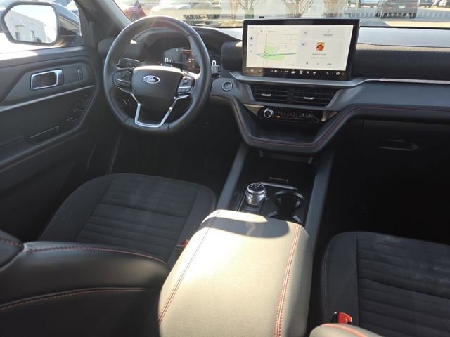 Used 2025 Ford Explorer ST-Line w/ ST-Line Street Pack AWD/4WD image 29