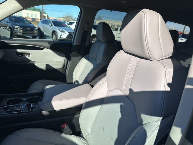 Certified 2025 Honda Pilot EX-L image 30