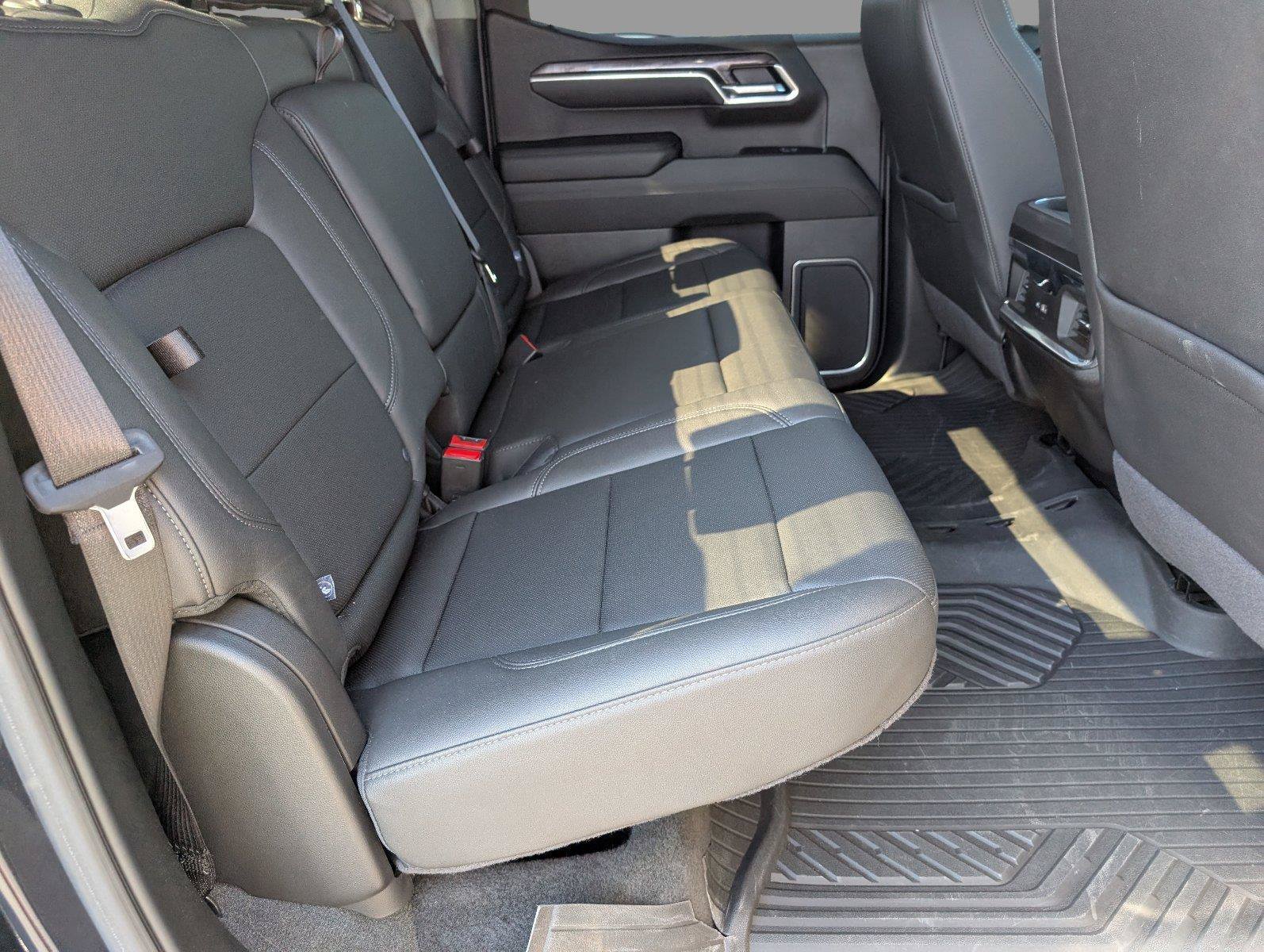 Used 2024 Chevrolet Silverado 1500 LTZ AWD/4WD image 39