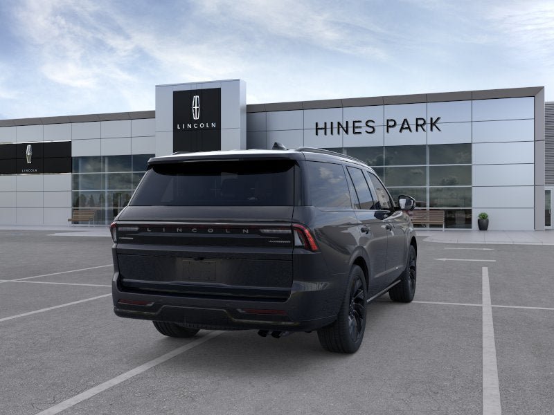 New 2026 Lincoln Navigator Reserve w/ Jet Appearance Package AWD/4WD image 8