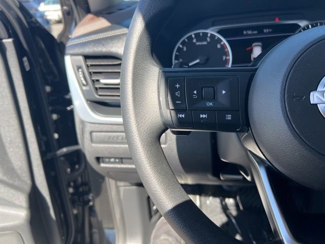 Used 2022 Nissan Rogue S image 12