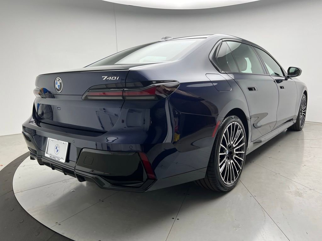 New 2026 BMW 740i w/ Executive Package image 3