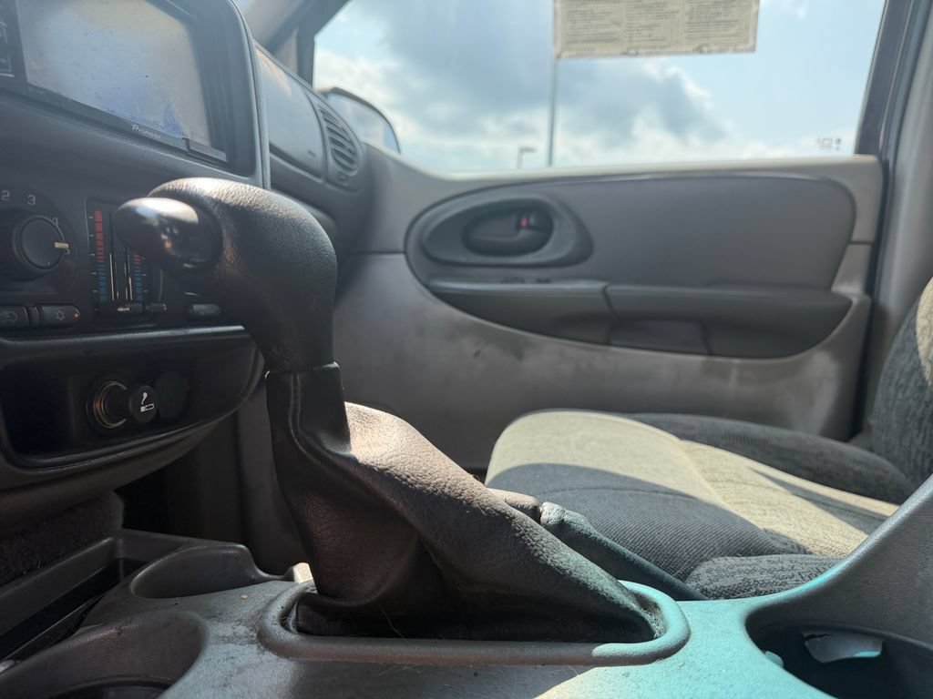 Used 2002 Chevrolet TrailBlazer LS w/ Preferred Equipment Group RWD image 26