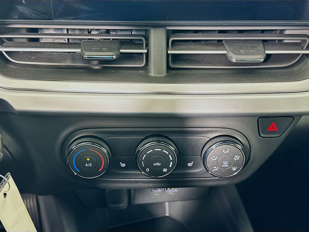 Used 2024 Chevrolet Trax RS image 15