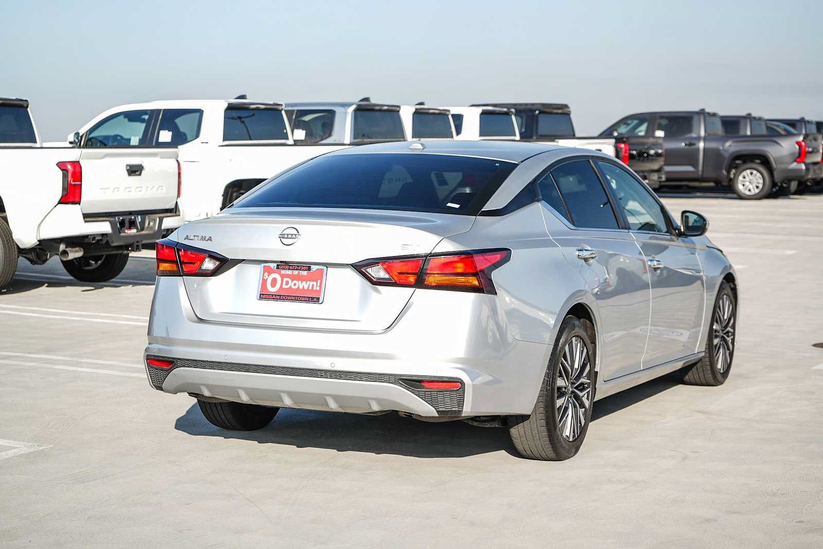 Used 2023 Nissan Altima 2.5 SV FWD image 6