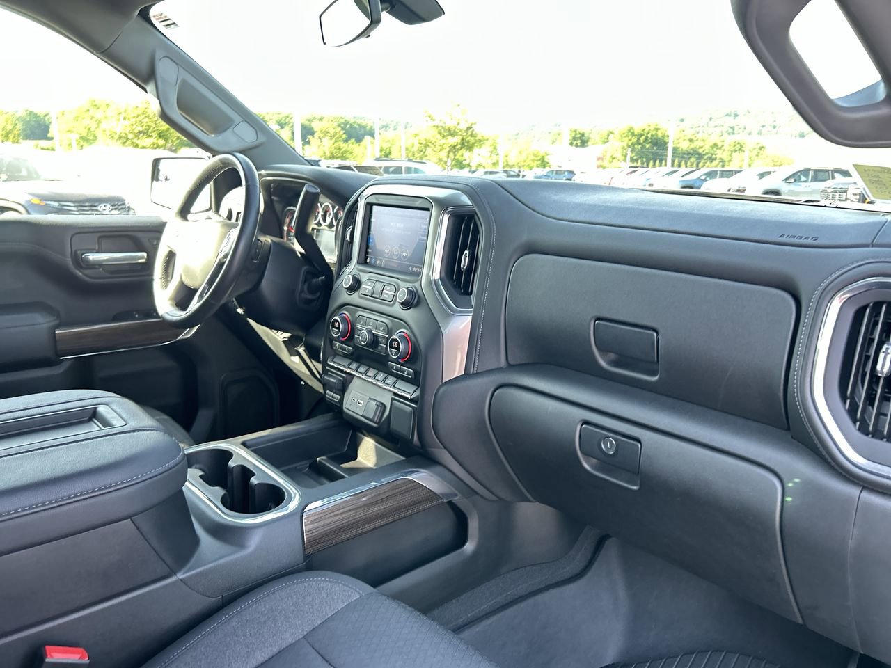 Used 2021 Chevrolet Silverado 1500 LT Trail Boss w/ Bed Protection Package AWD/4WD image 17