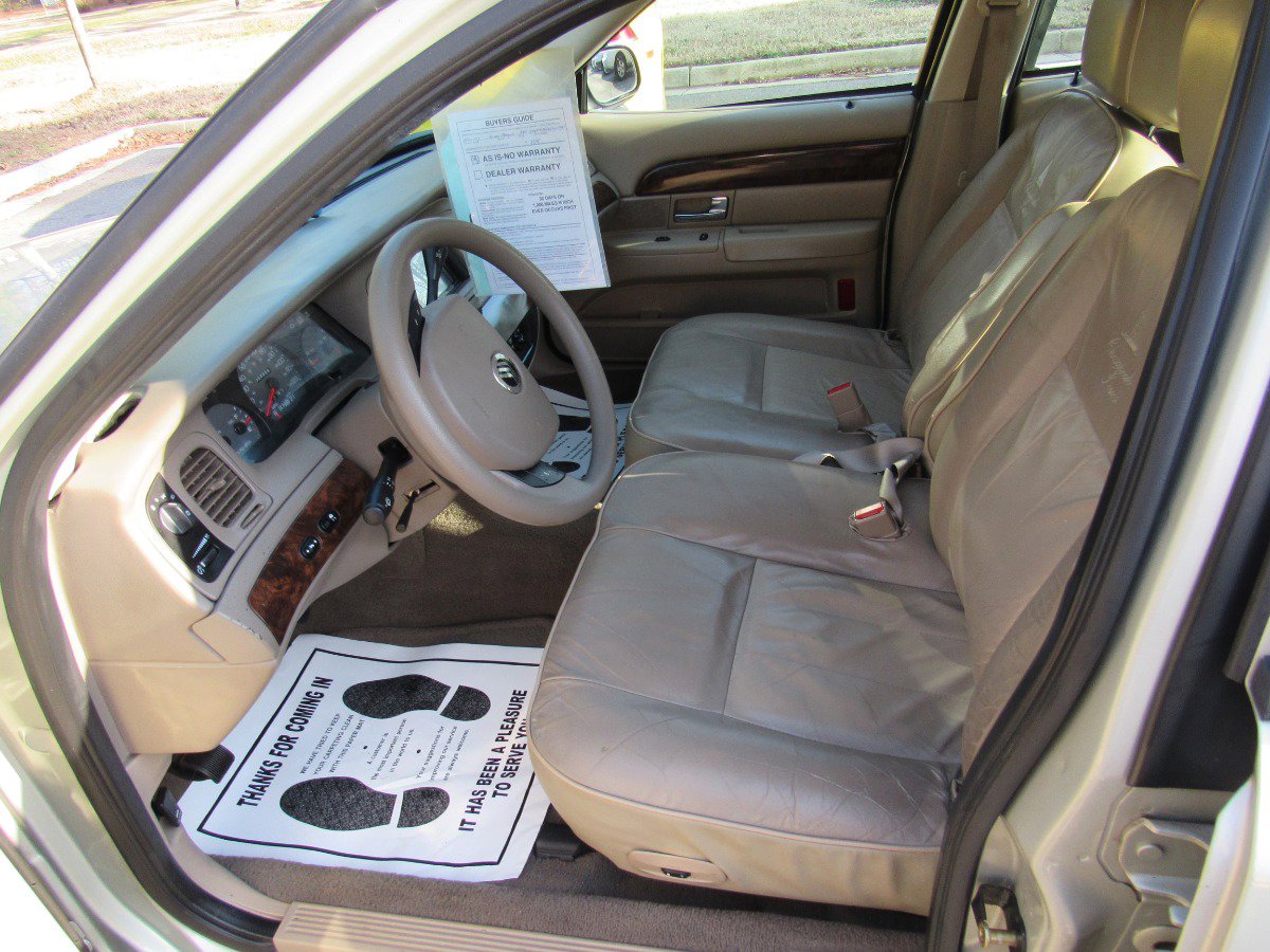 Used 2005 Mercury Grand Marquis GS image 8