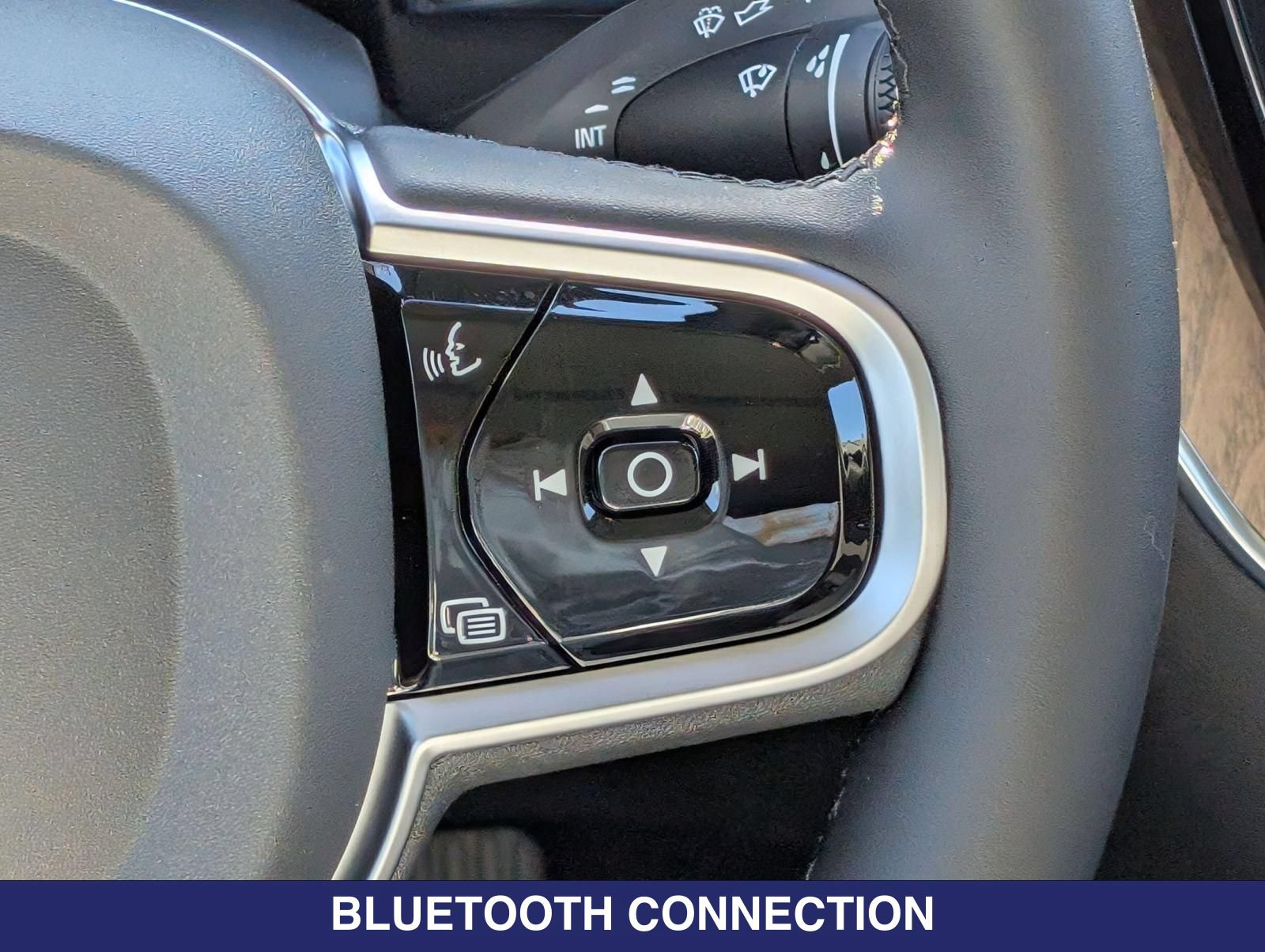 New 2026 Volvo XC60 T8 Ultra w/ Protection Package Premier AWD/4WD image 16