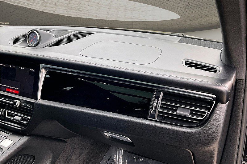 Used 2018 Porsche Macan AWD/4WD image 15