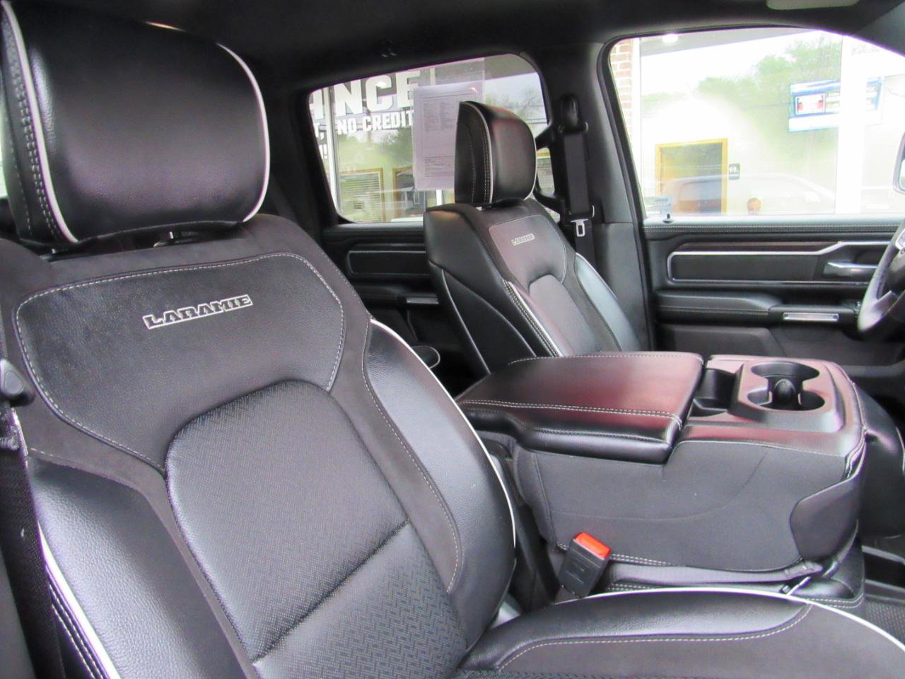 Used 2025 RAM 1500 Laramie AWD/4WD image 35