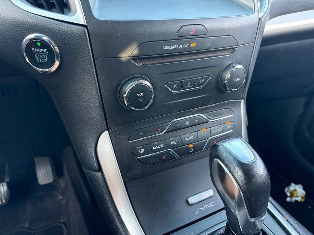 Used 2017 Ford Edge SEL w/ Equipment Group 201A AWD/4WD image 25