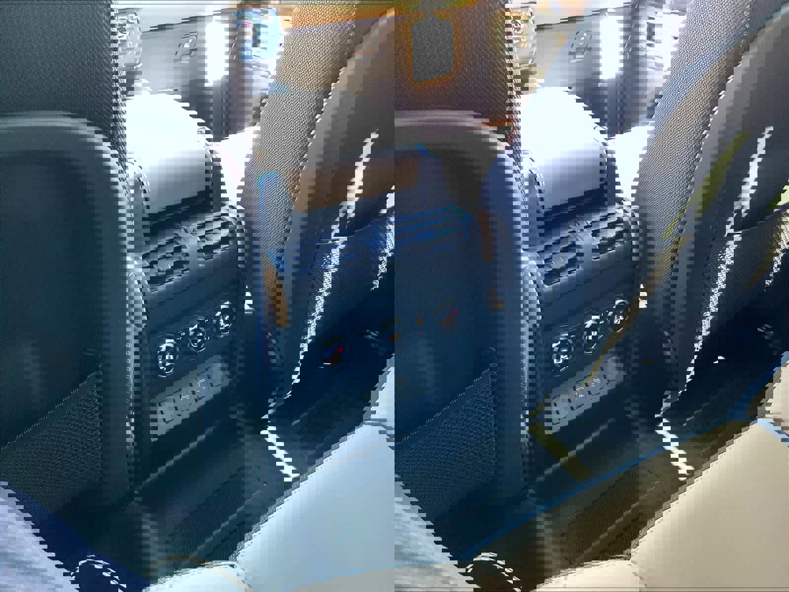 New 2025 Land Rover Defender 90 V8 image 16