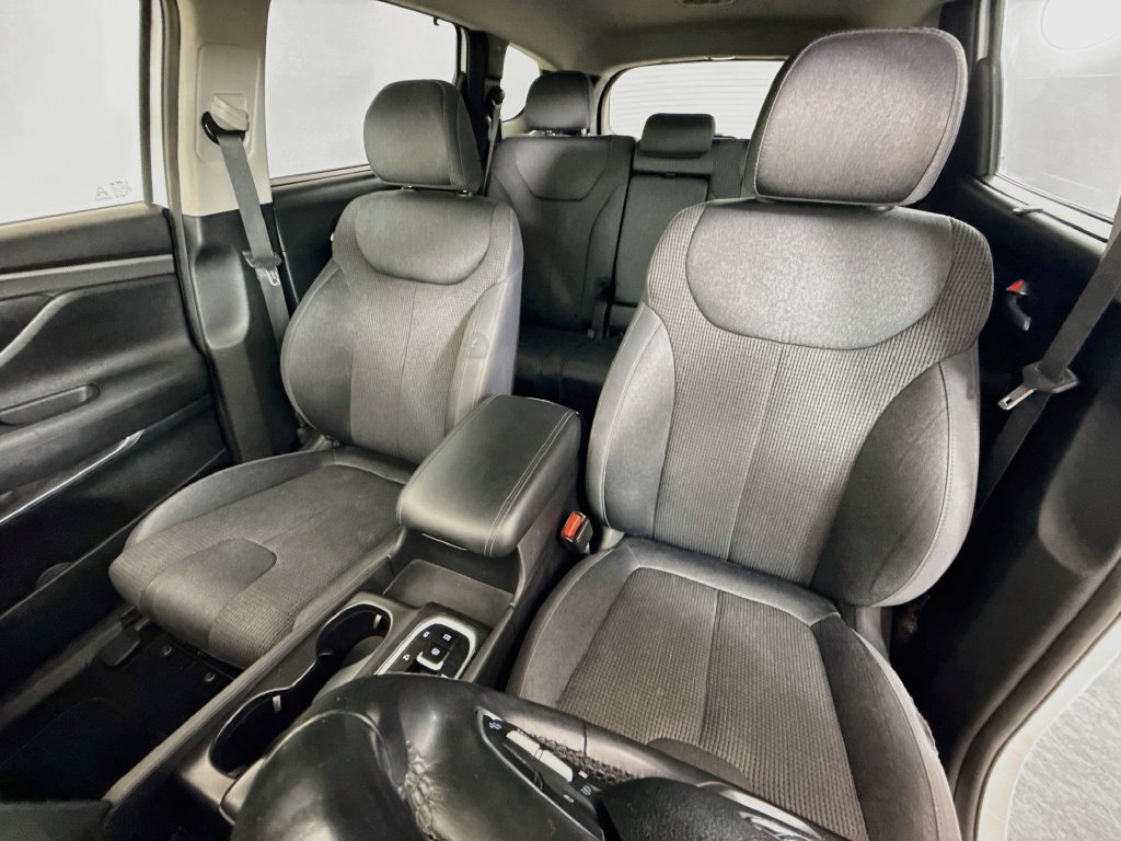 Used 2020 Hyundai Santa Fe SEL w/ Convenience Package FWD image 11
