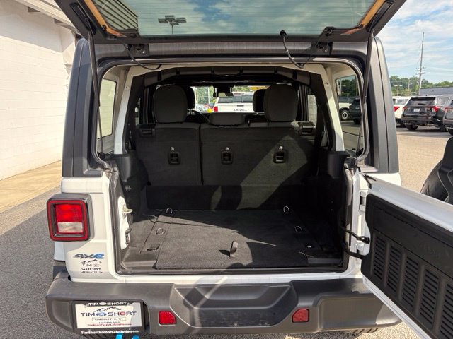 Used 2024 Jeep Wrangler Unlimited w/ Convenience Group AWD/4WD image 33