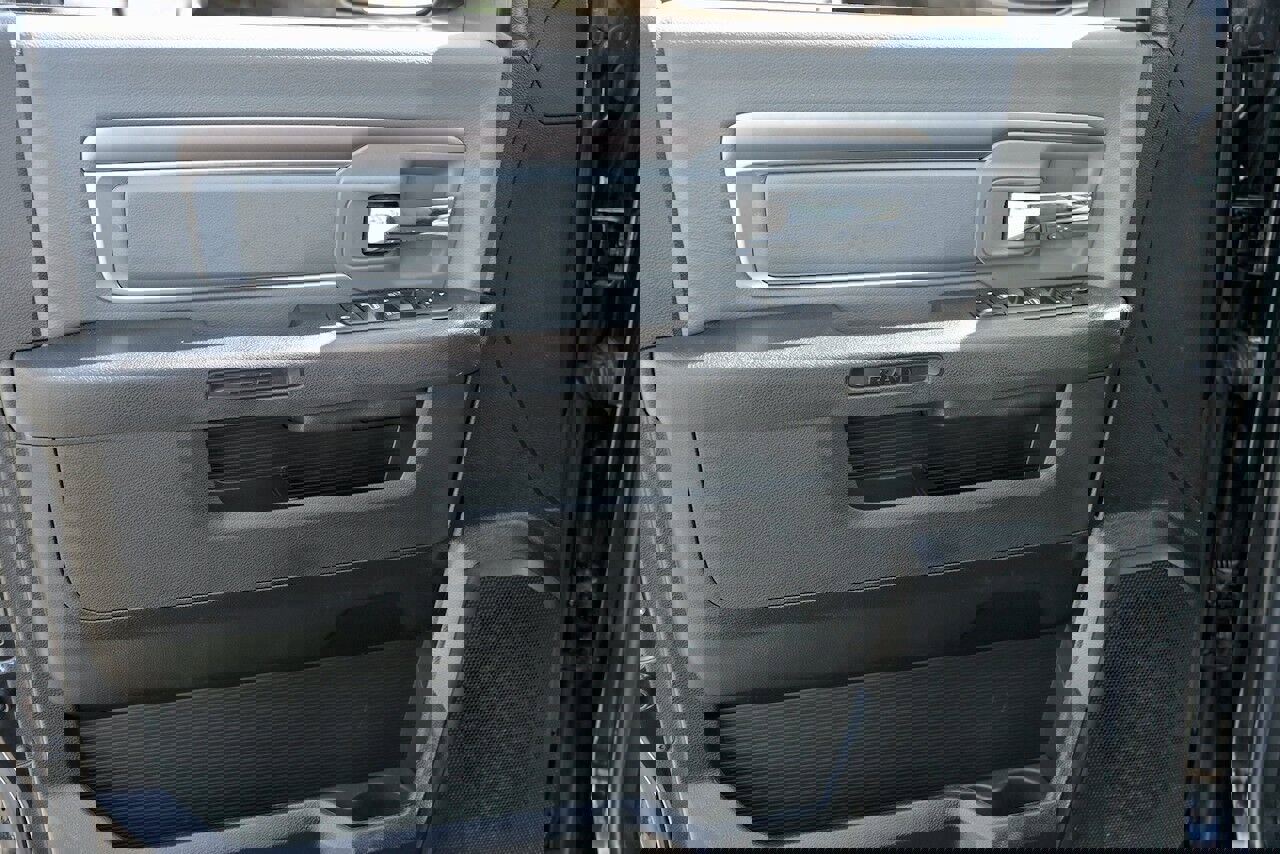 Used 2023 RAM 1500 Classic SLT w/ Trailer & Traction Group image 9